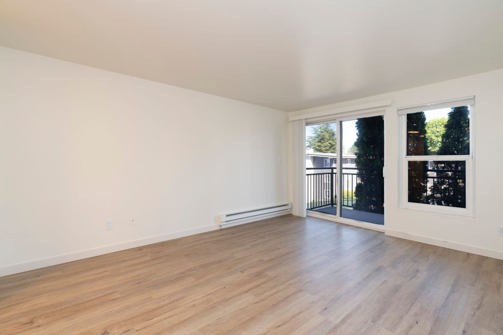 Seattle Apartment: 3520 28th Ave W