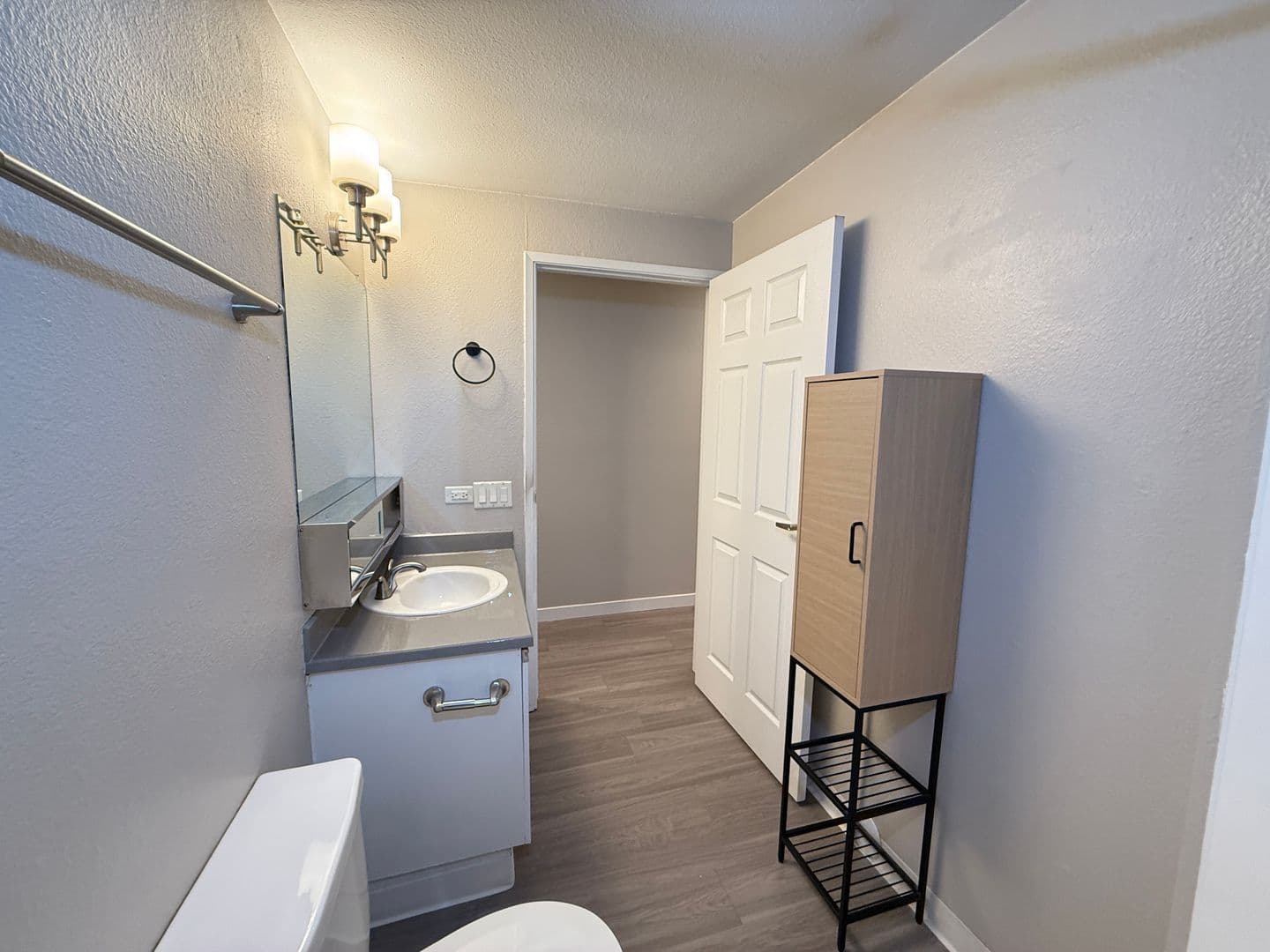 Seattle Apartment: 3021 SW Bradford Street