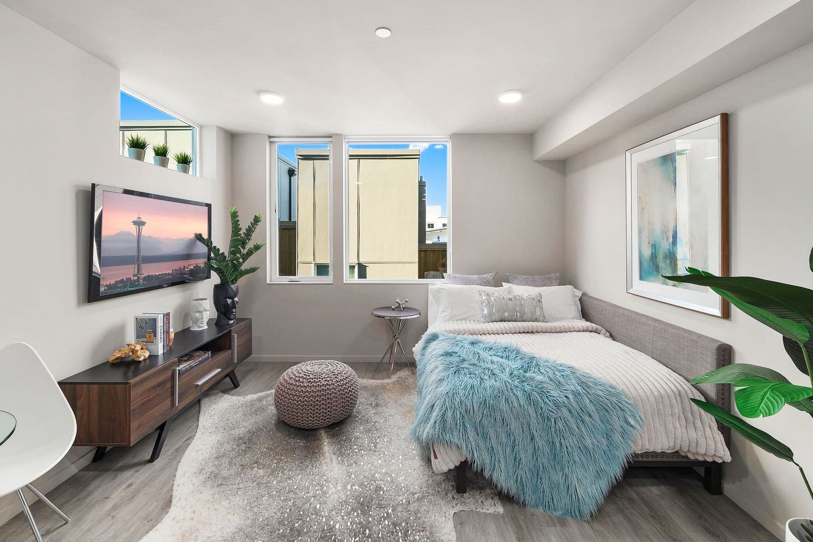 Seattle Apartment: 3084 SW Avalon Way