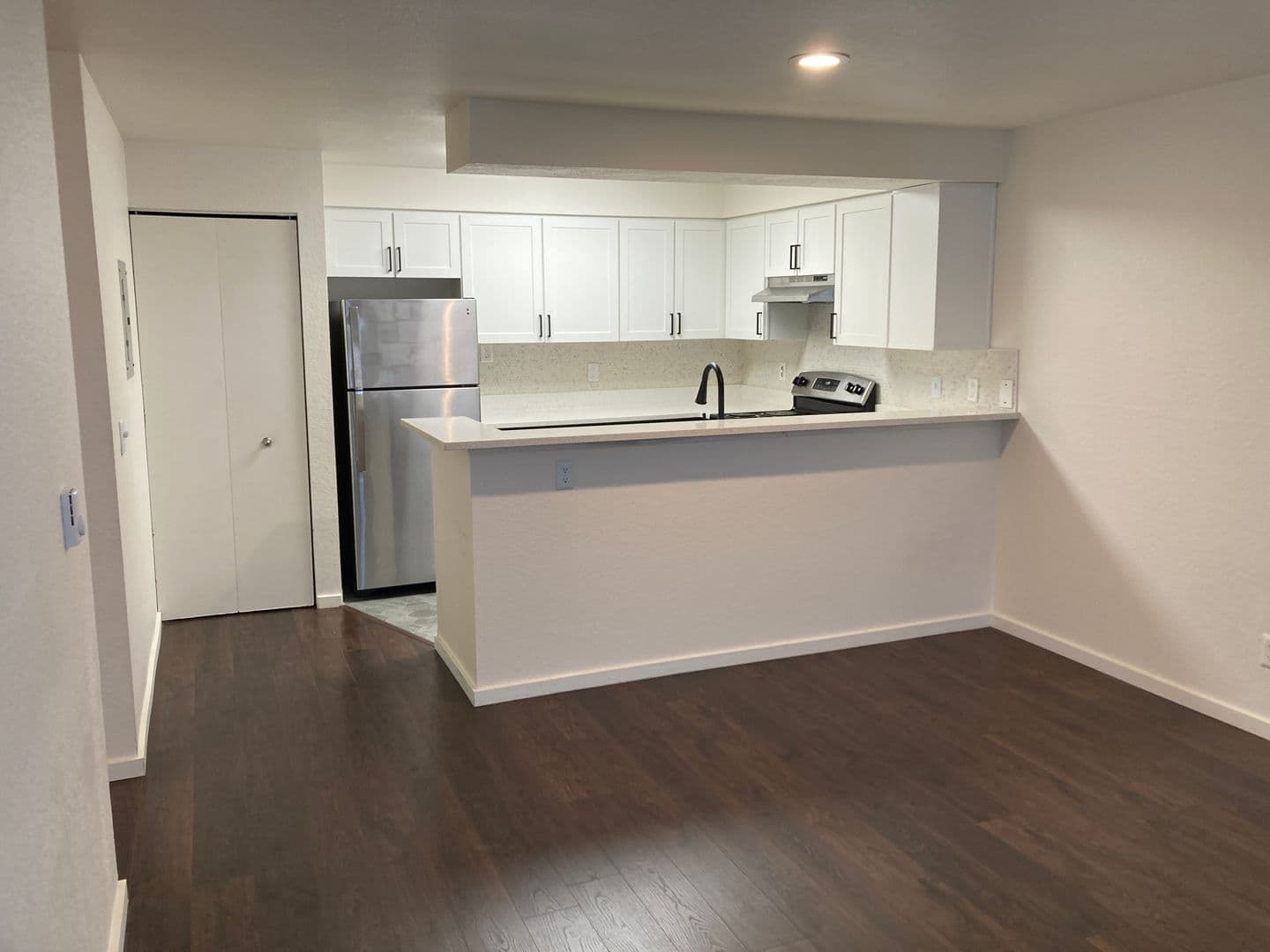 Seattle Apartment: 12007 15th Ave NE
