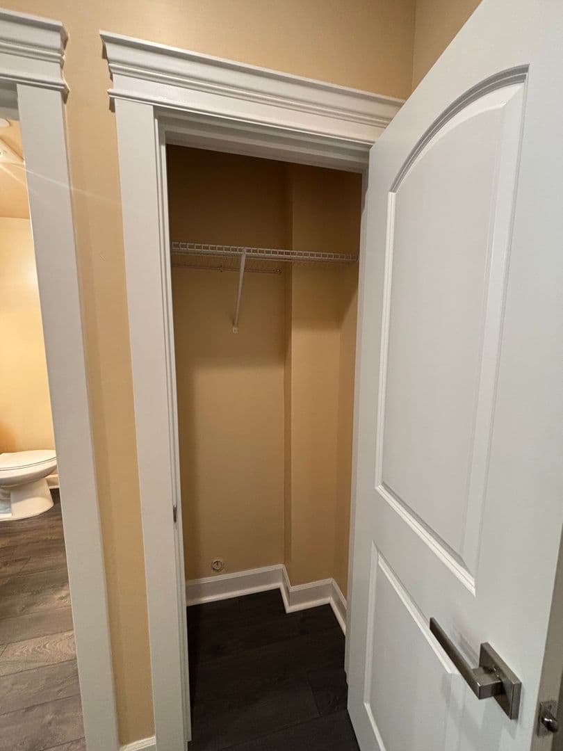 Burien Apartment: 12614 Ambaum Blvd SW