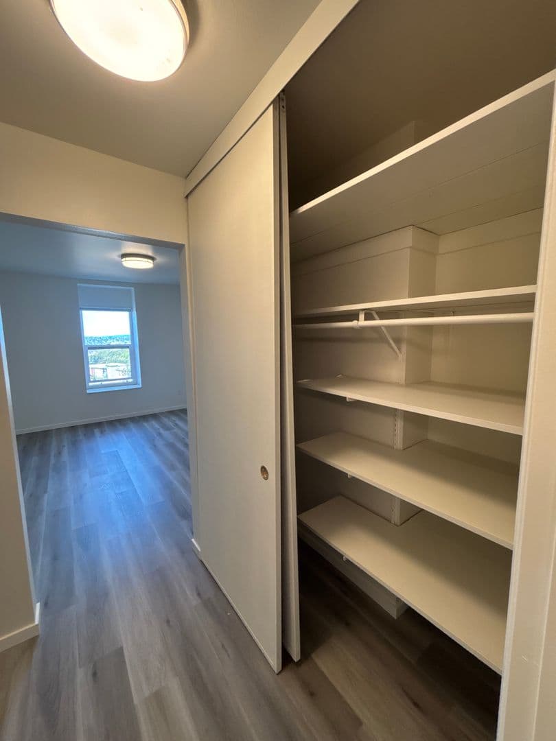Seattle Apartment: 3520 28th Ave W