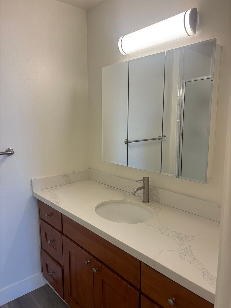 Seattle Apartment: 3520 28th Ave W