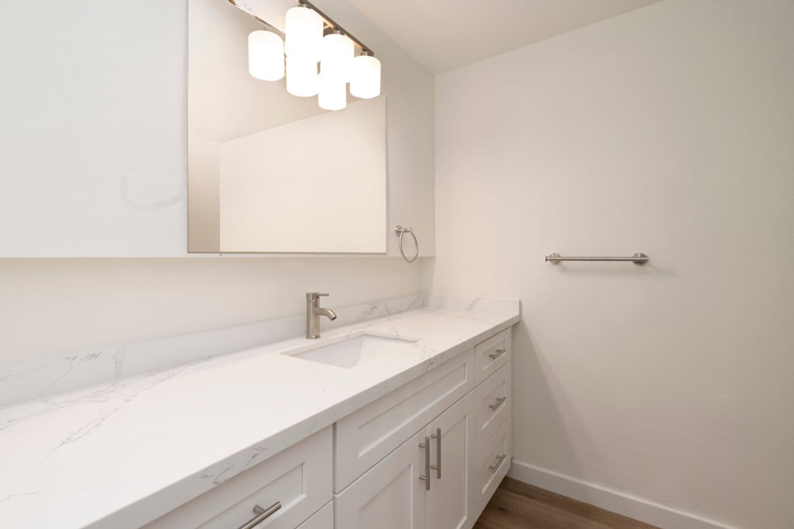 Seattle Apartment: 3520 28th Ave W