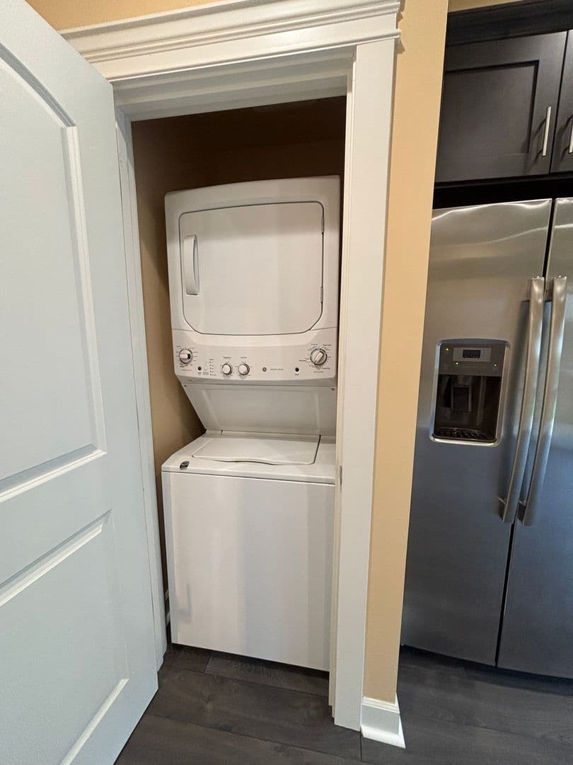 Burien Apartment: 12614 Ambaum Blvd SW