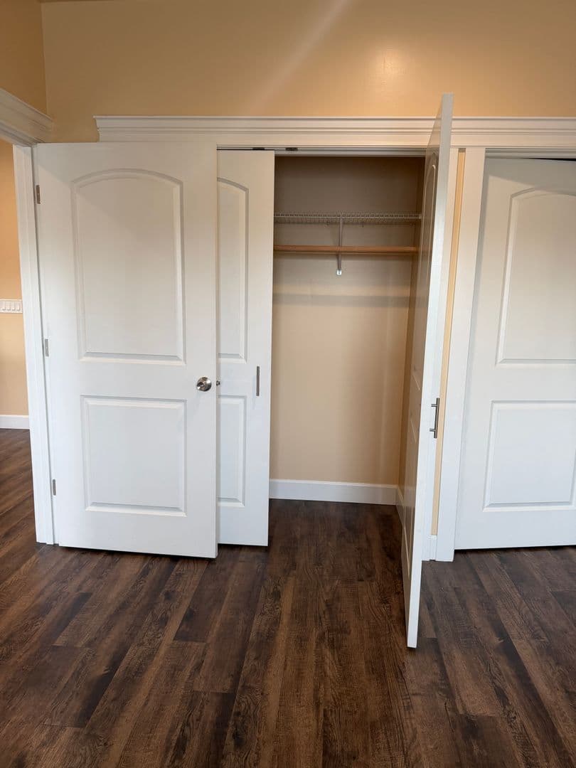 Burien Apartment: 12614 Ambaum Blvd SW