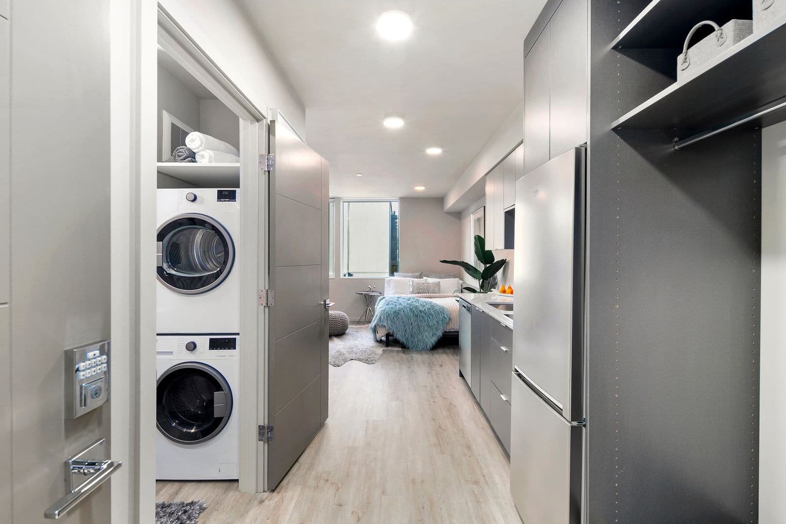 Seattle Apartment: 3084 SW Avalon Way