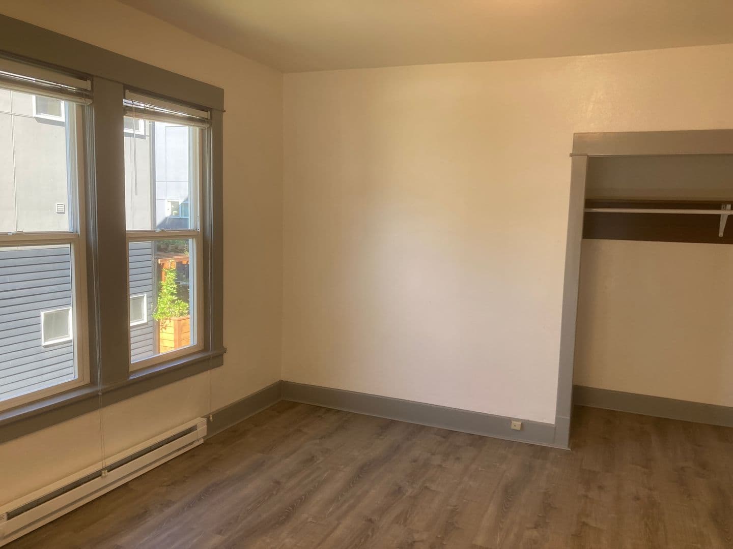 Seattle Apartment: 104 21st Ave