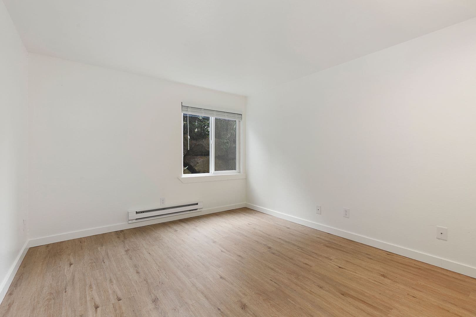 Seattle Apartment: 3520 28th Ave W