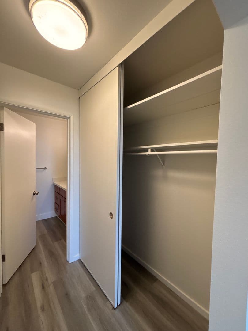 Seattle Apartment: 3520 28th Ave W