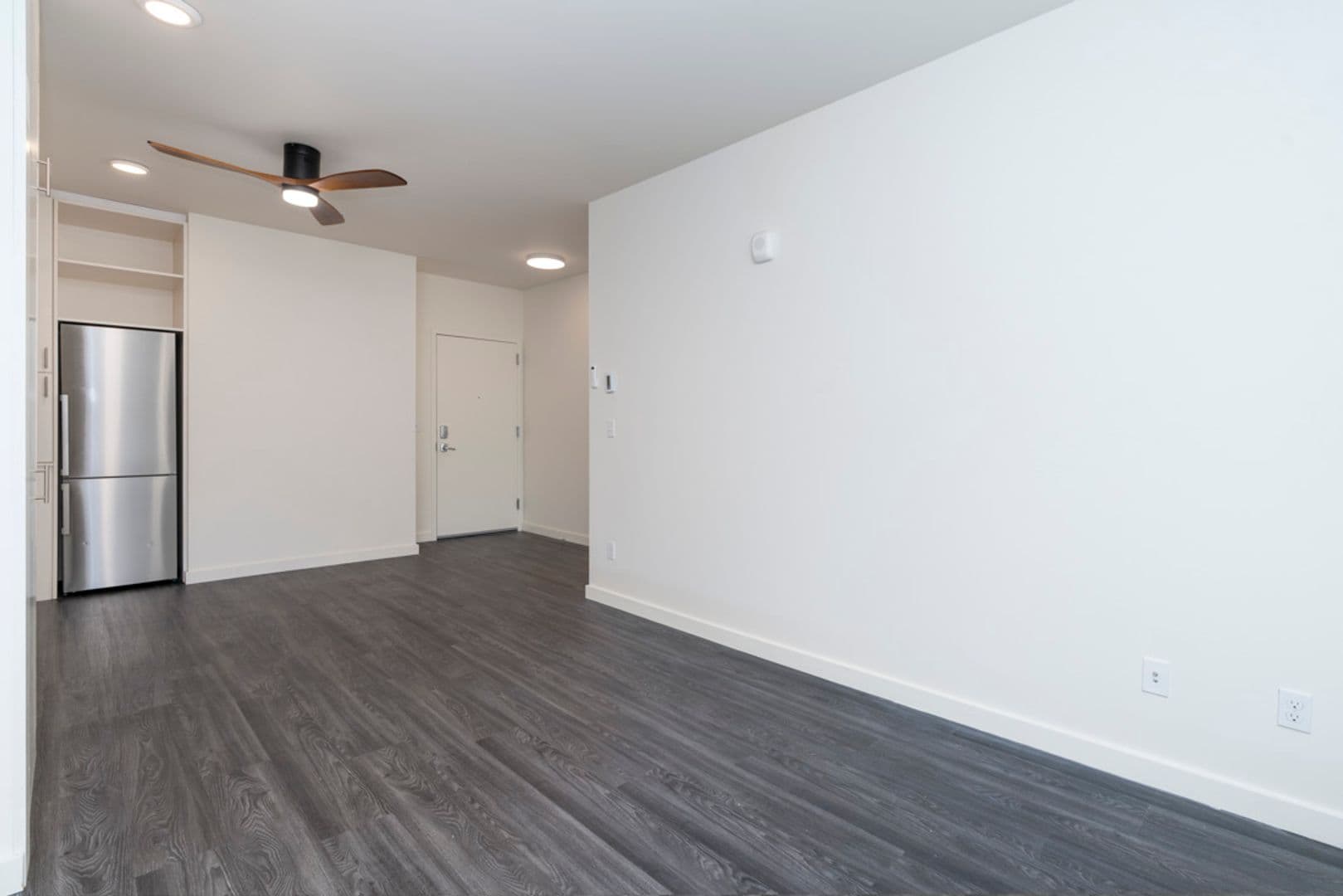 Seattle Apartment: 1622 Aurora Ave N