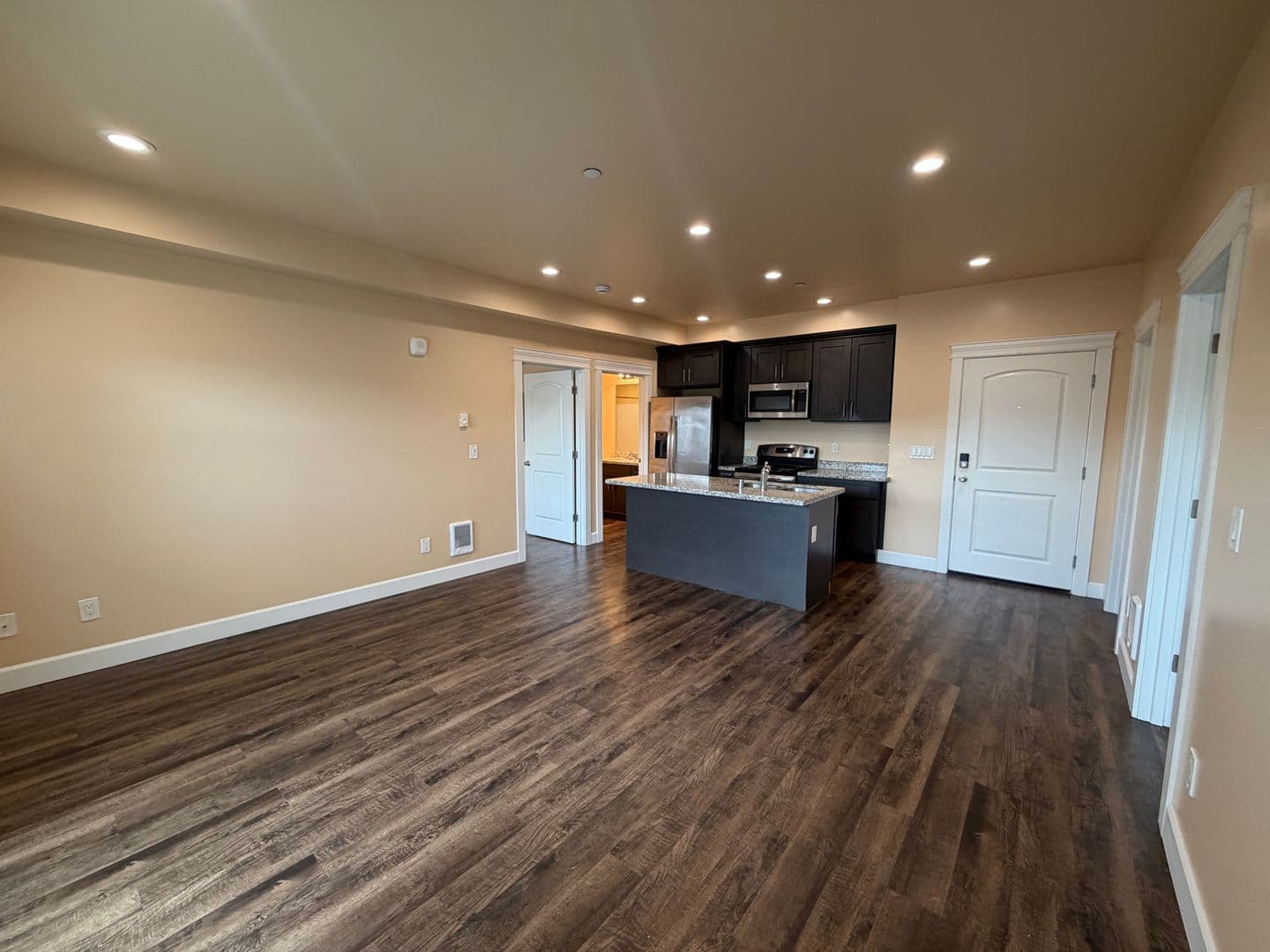 Burien Apartment: 12614 Ambaum Blvd SW