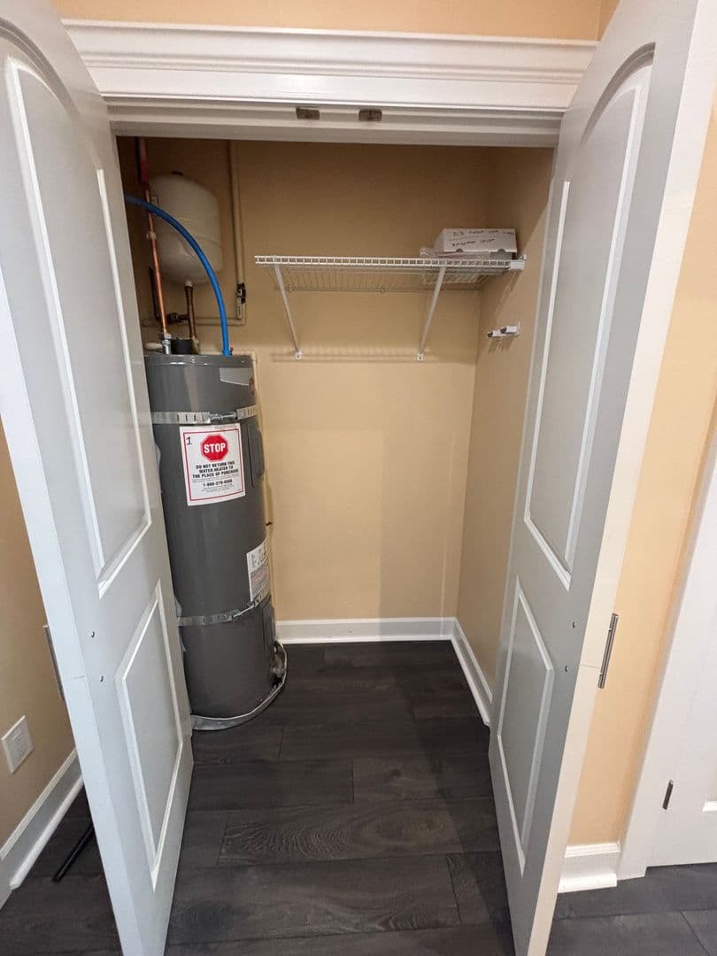 Burien Apartment: 12614 Ambaum Blvd SW