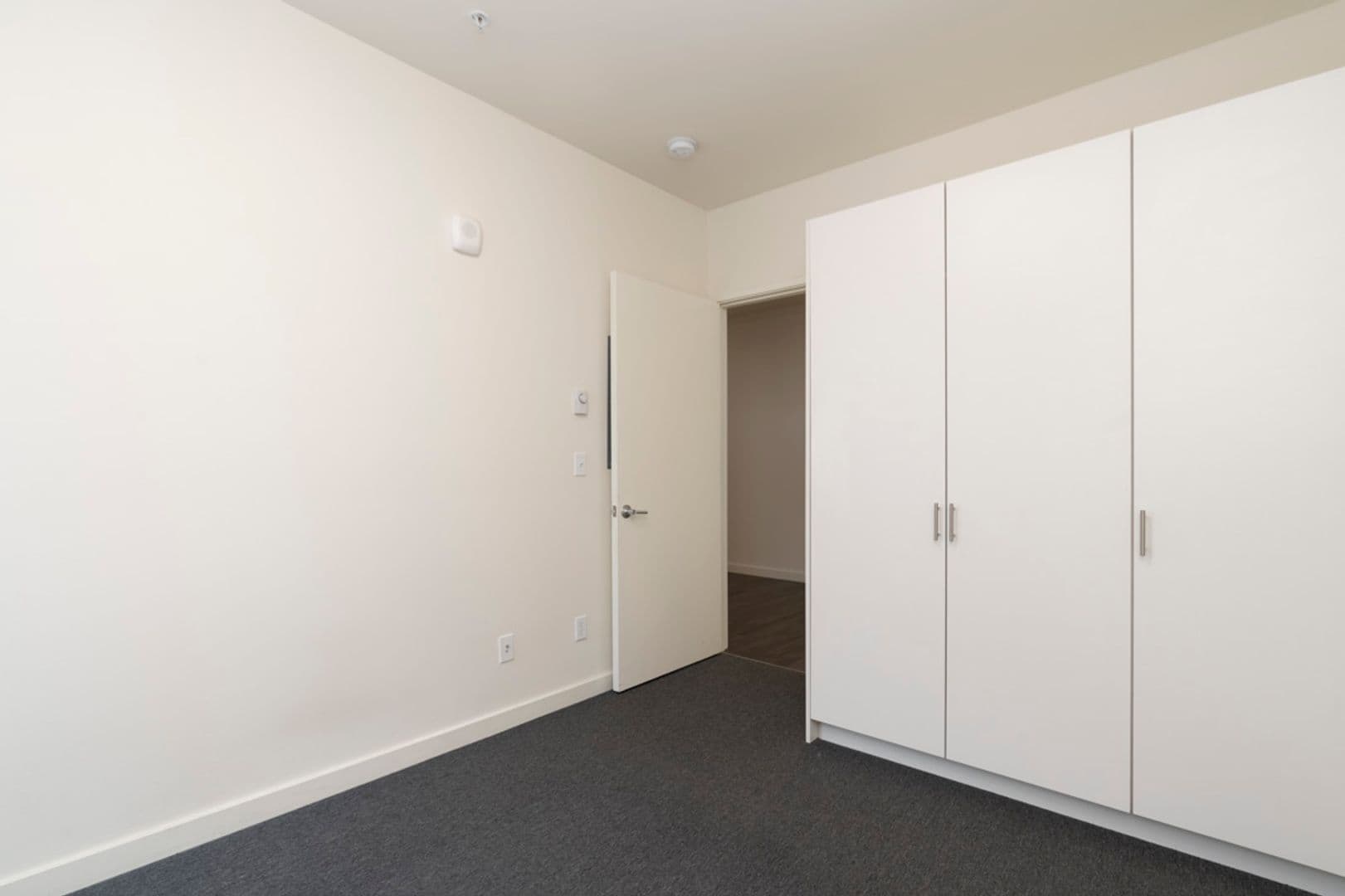Seattle Apartment: 1622 Aurora Ave N