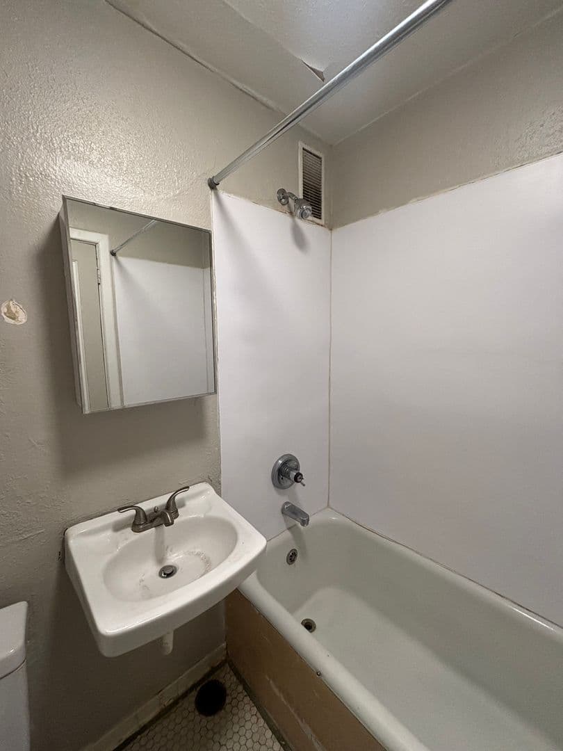 Seattle Apartment: 2230 4th Ave
