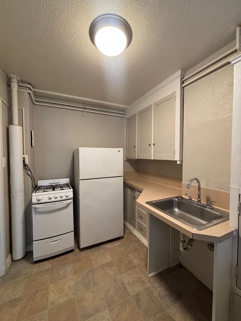 Seattle Apartment: 2230 4th Ave