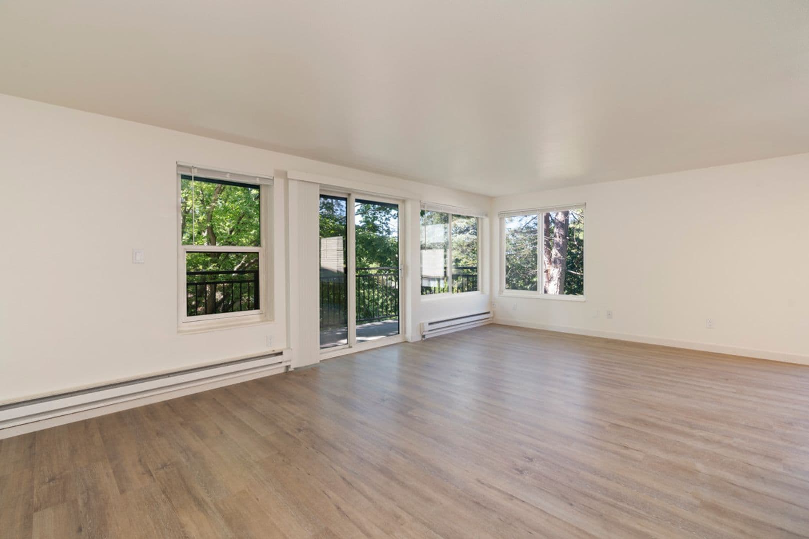 Seattle Apartment: 3520 28th Ave W