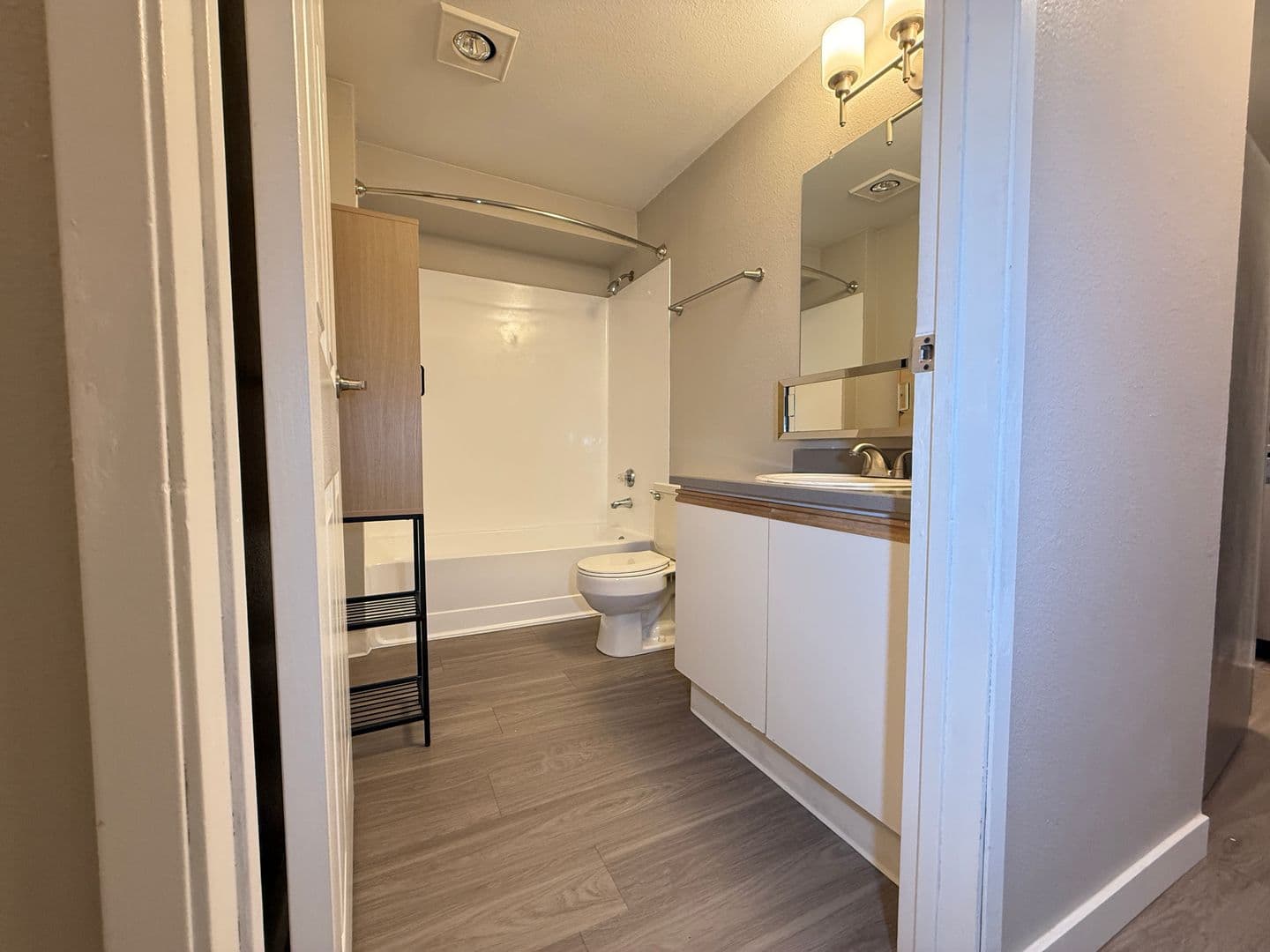 Seattle Apartment: 3021 SW Bradford Street