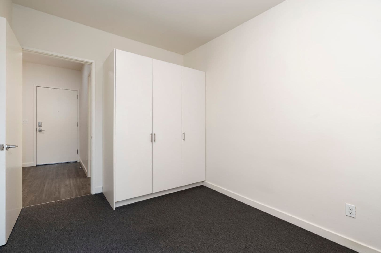 Seattle Apartment: 1622 Aurora Ave N