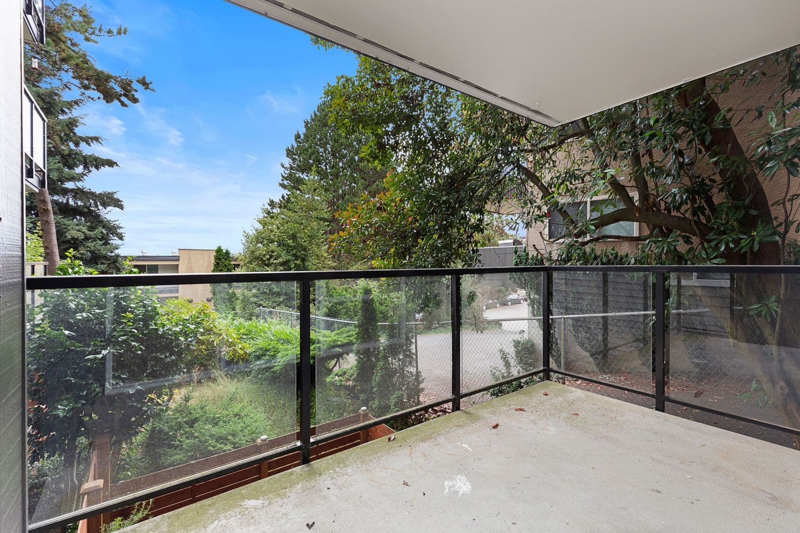 Seattle Apartment: 3520 28th Ave W