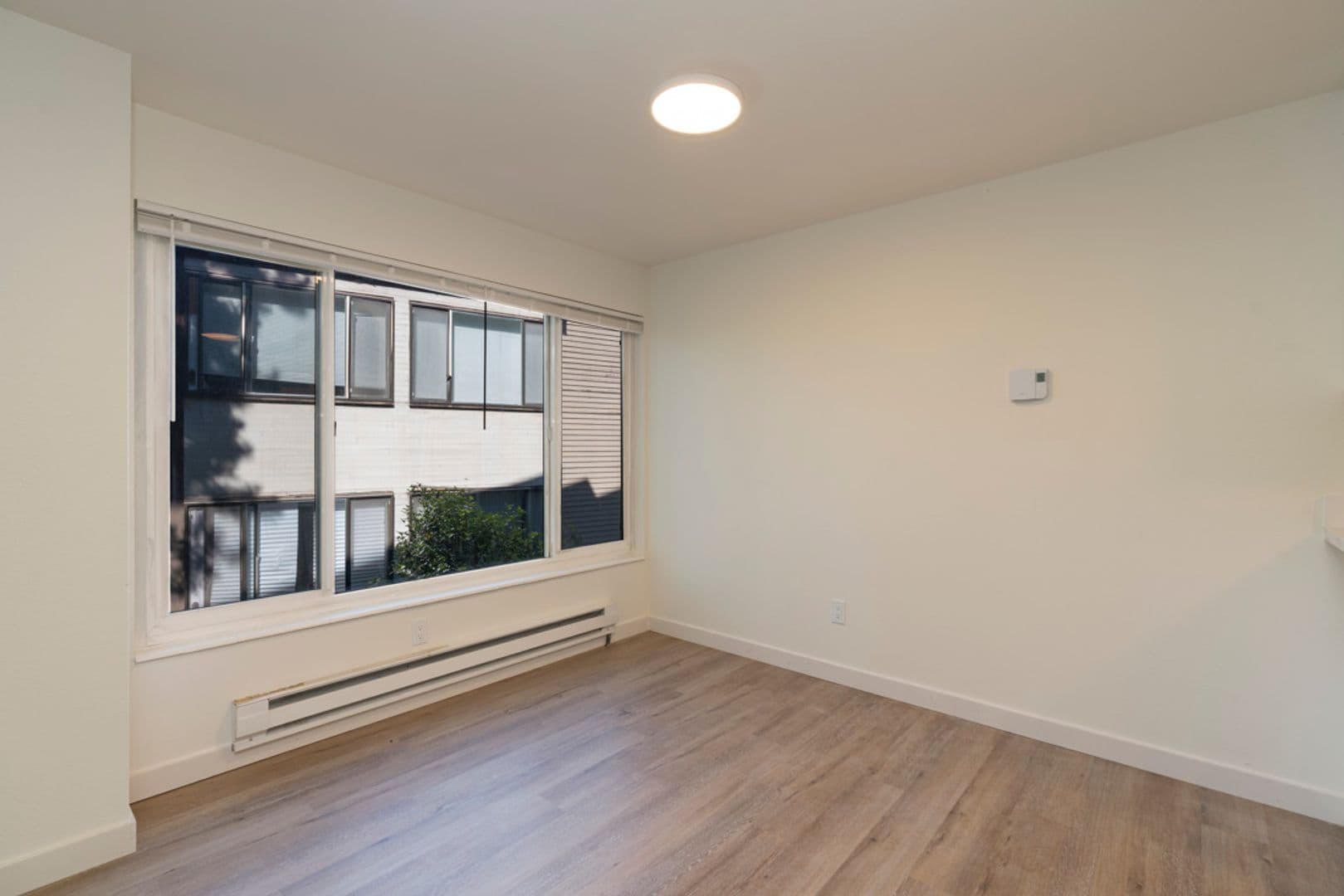 Seattle Apartment: 3520 28th Ave W
