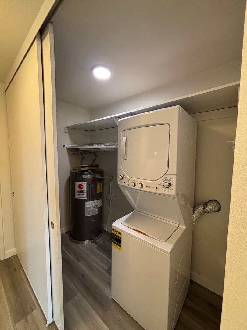 Seattle Apartment: 3520 28th Ave W