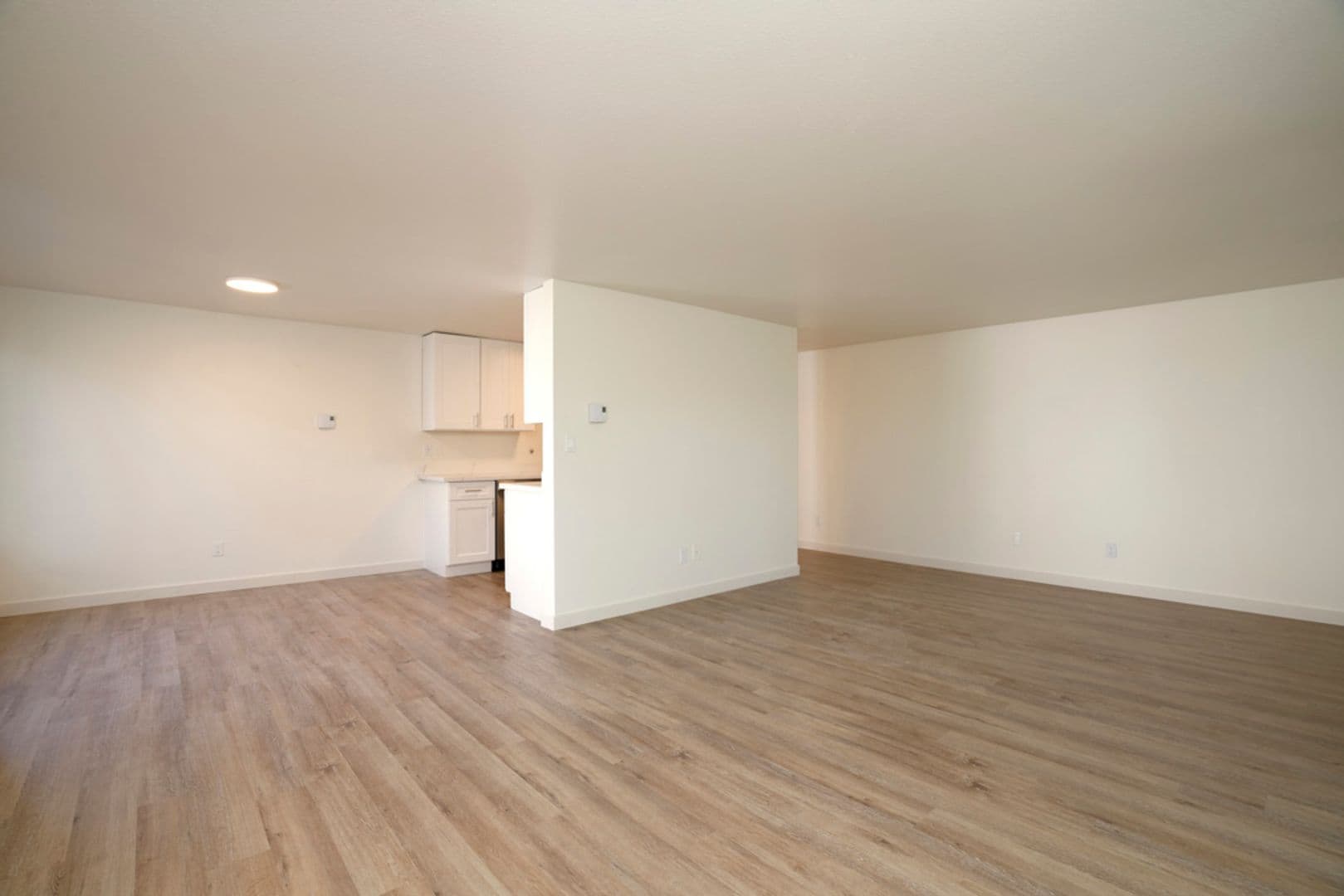 Seattle Apartment: 3520 28th Ave W