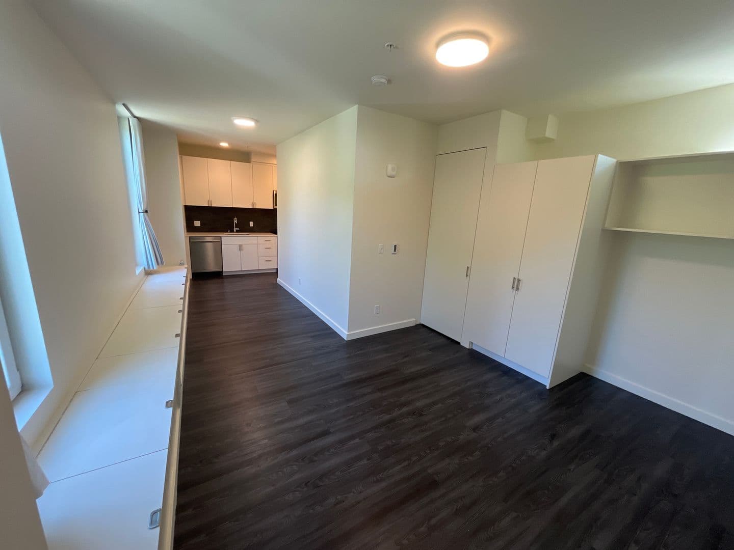 Seattle Apartment: 1622 Aurora Ave N