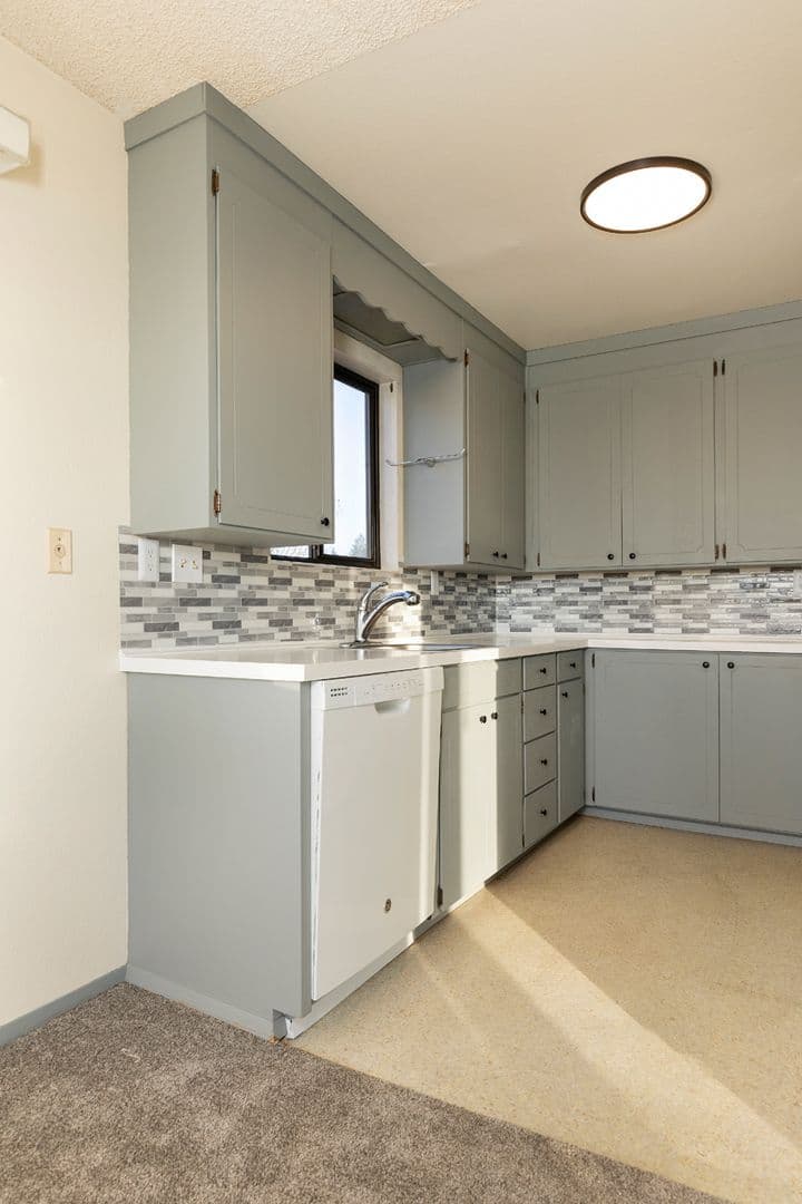 Seattle Apartment: 6549 California Ave SW