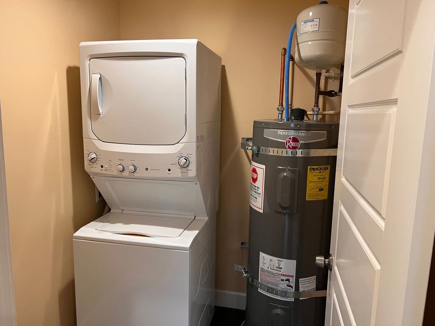 Burien Apartment: 12614 Ambaum Blvd SW