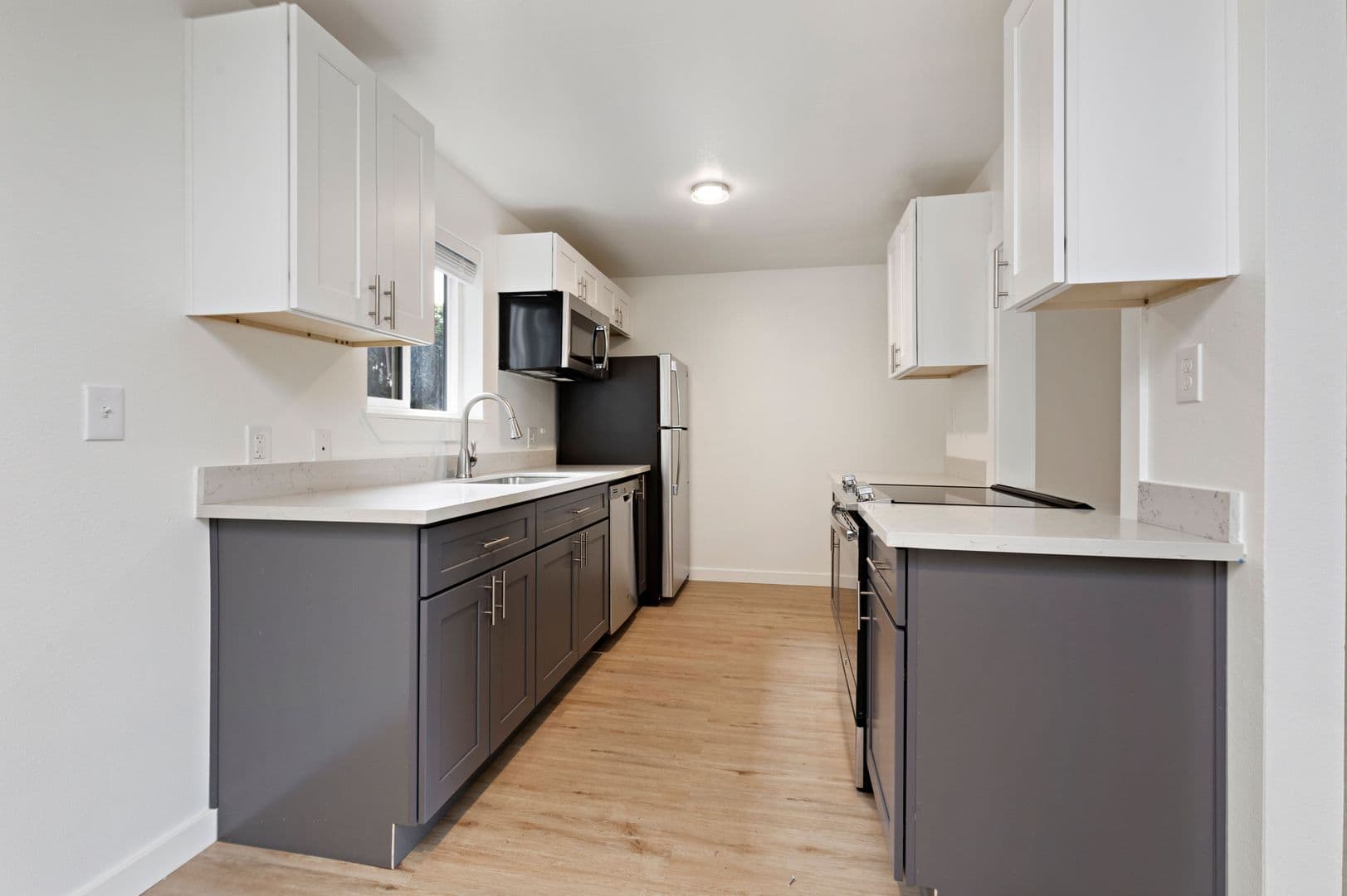Seattle Apartment: 3520 28th Ave W