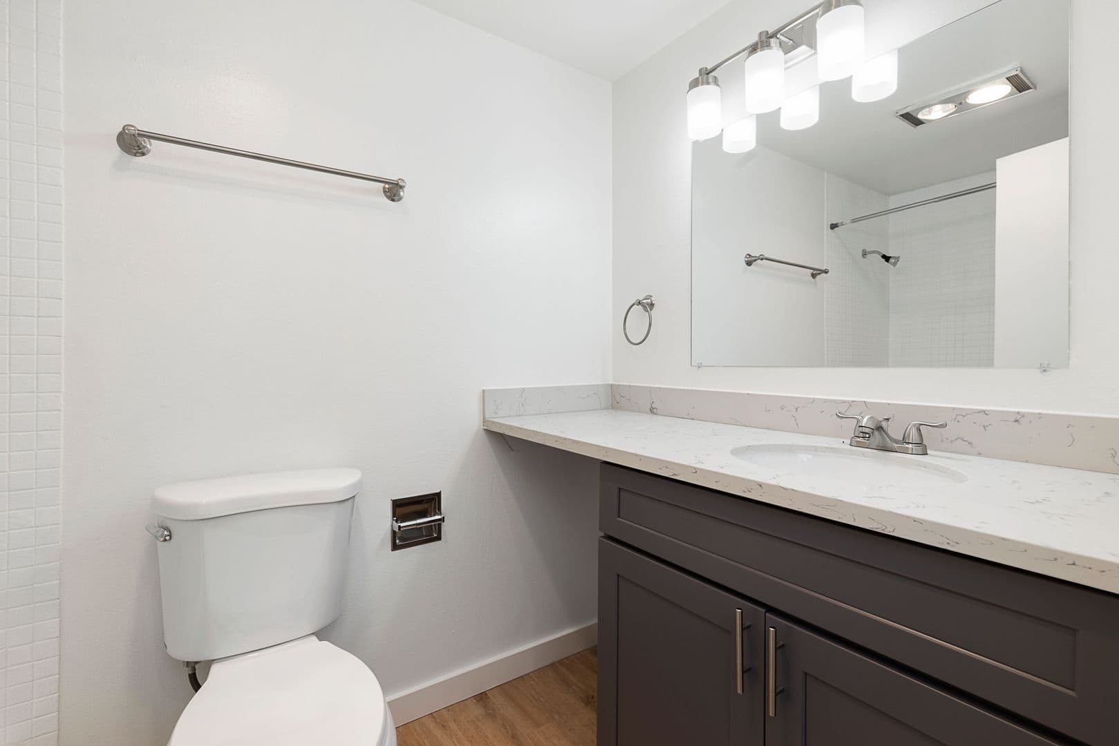 Seattle Apartment: 3520 28th Ave W