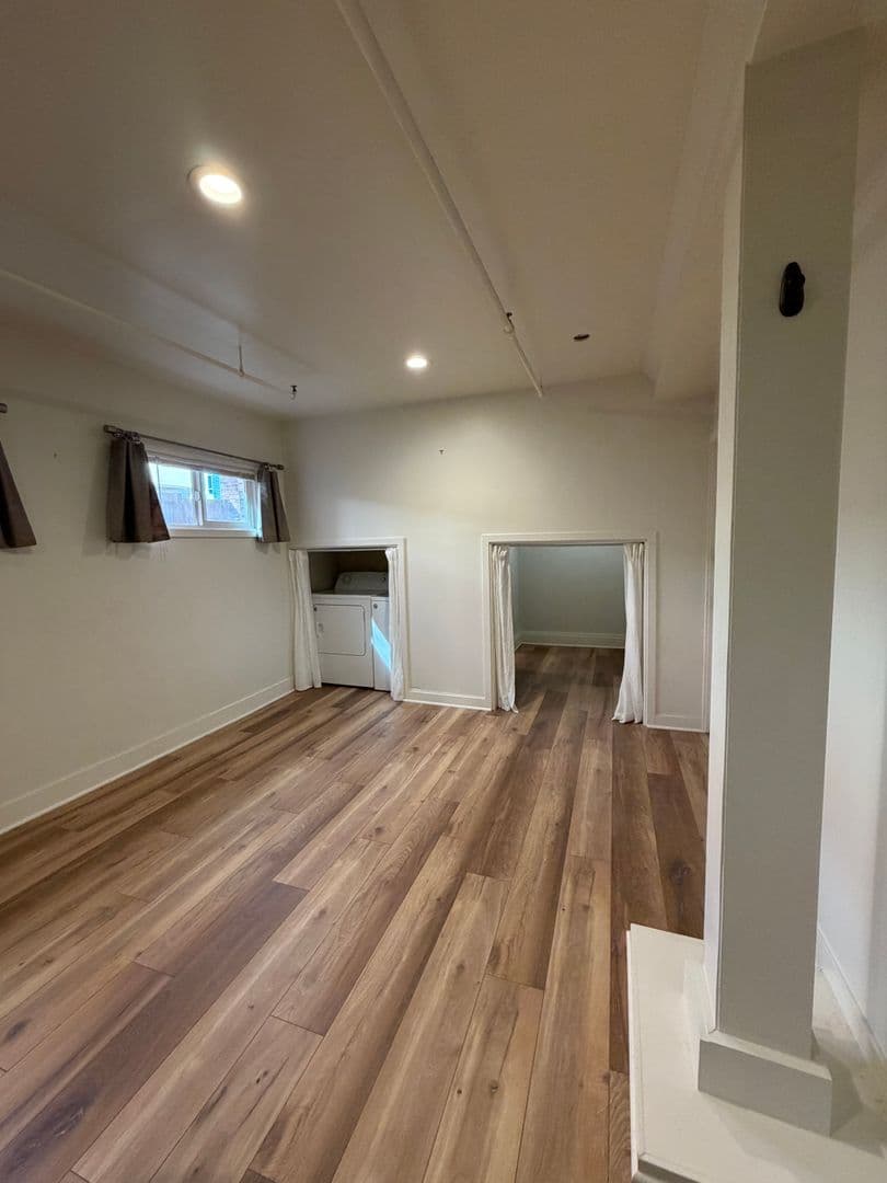 Seattle Apartment: 411 Bellevue Ave E