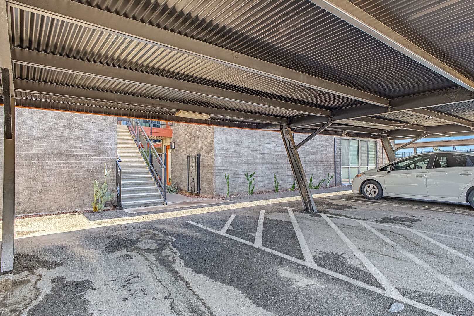 Phoenix House: 1225 E. Medlock Dr.