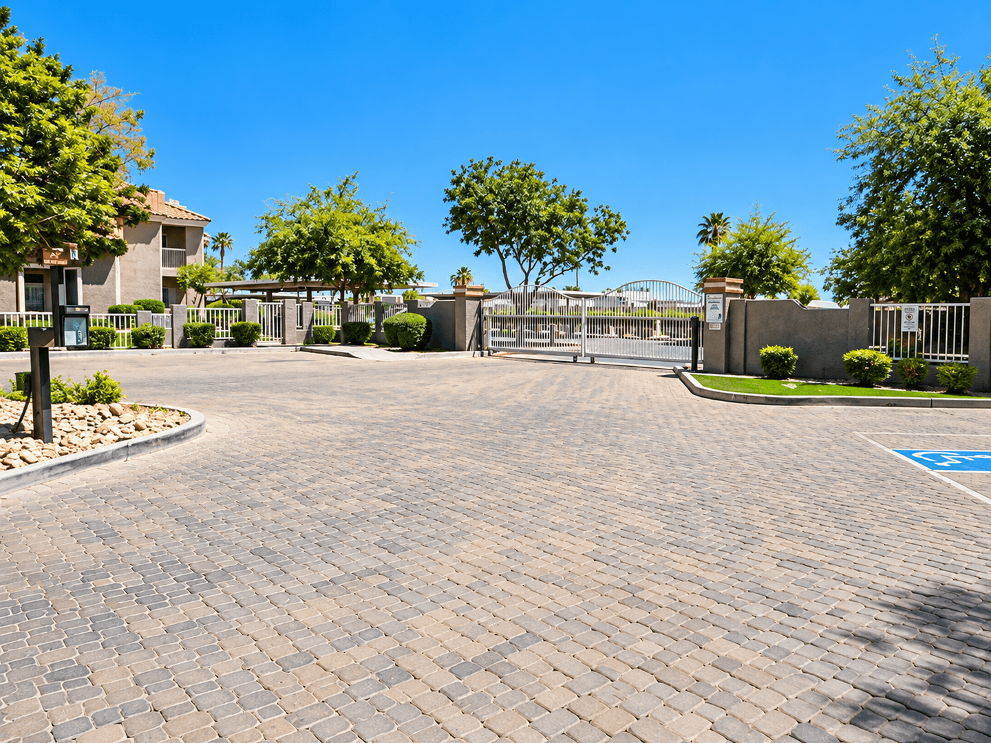 Phoenix Condo: 2929 W Yorkshire Dr