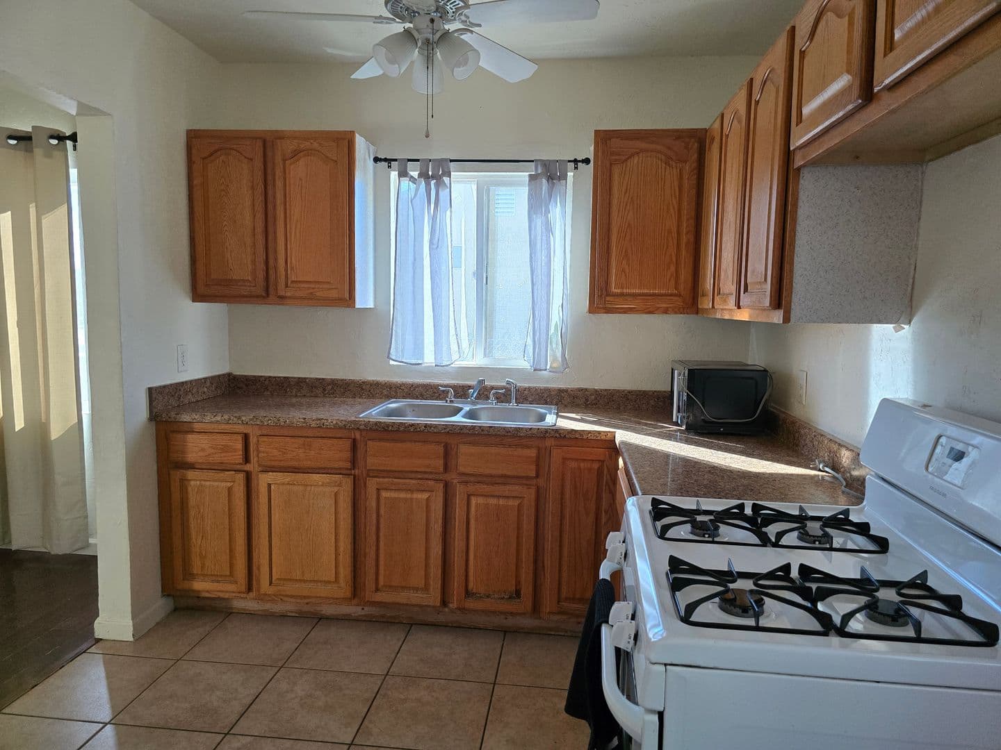 YUMA House: 1710 S 11TH AVE