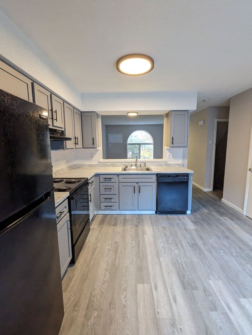 Waterbury Apartment: 42 Gayridge Road