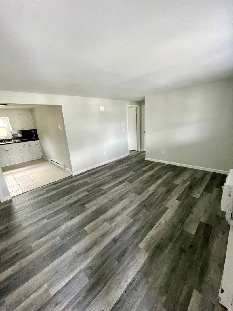Waterbury Apartment: 28 Wesley Street