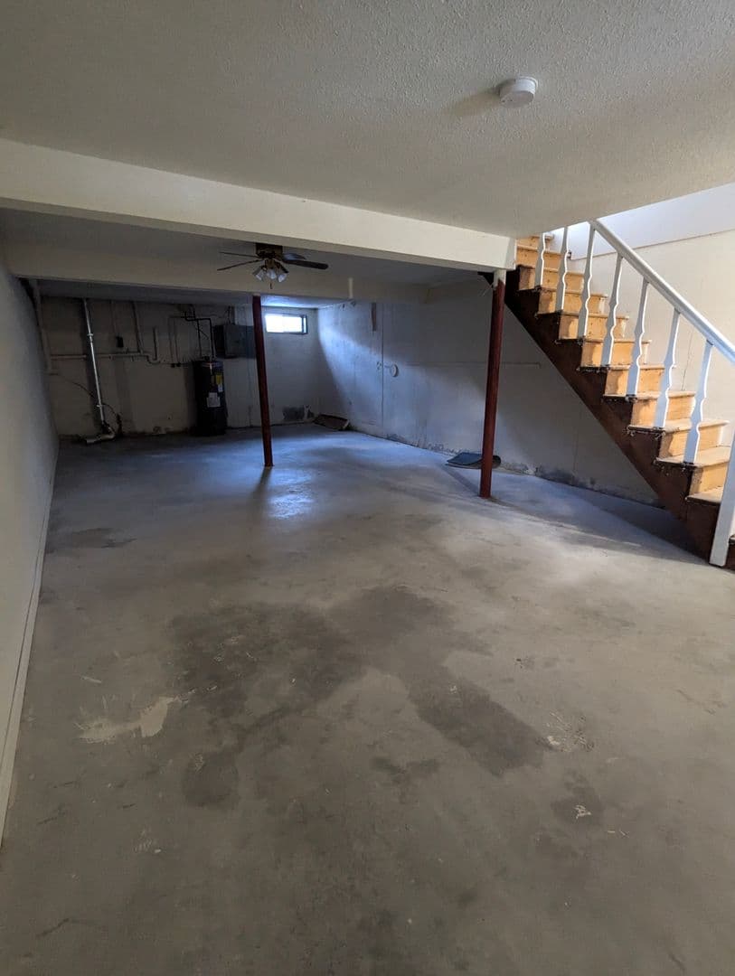 Waterbury Apartment: 10 Judith Lane/188 Perkins Avenue