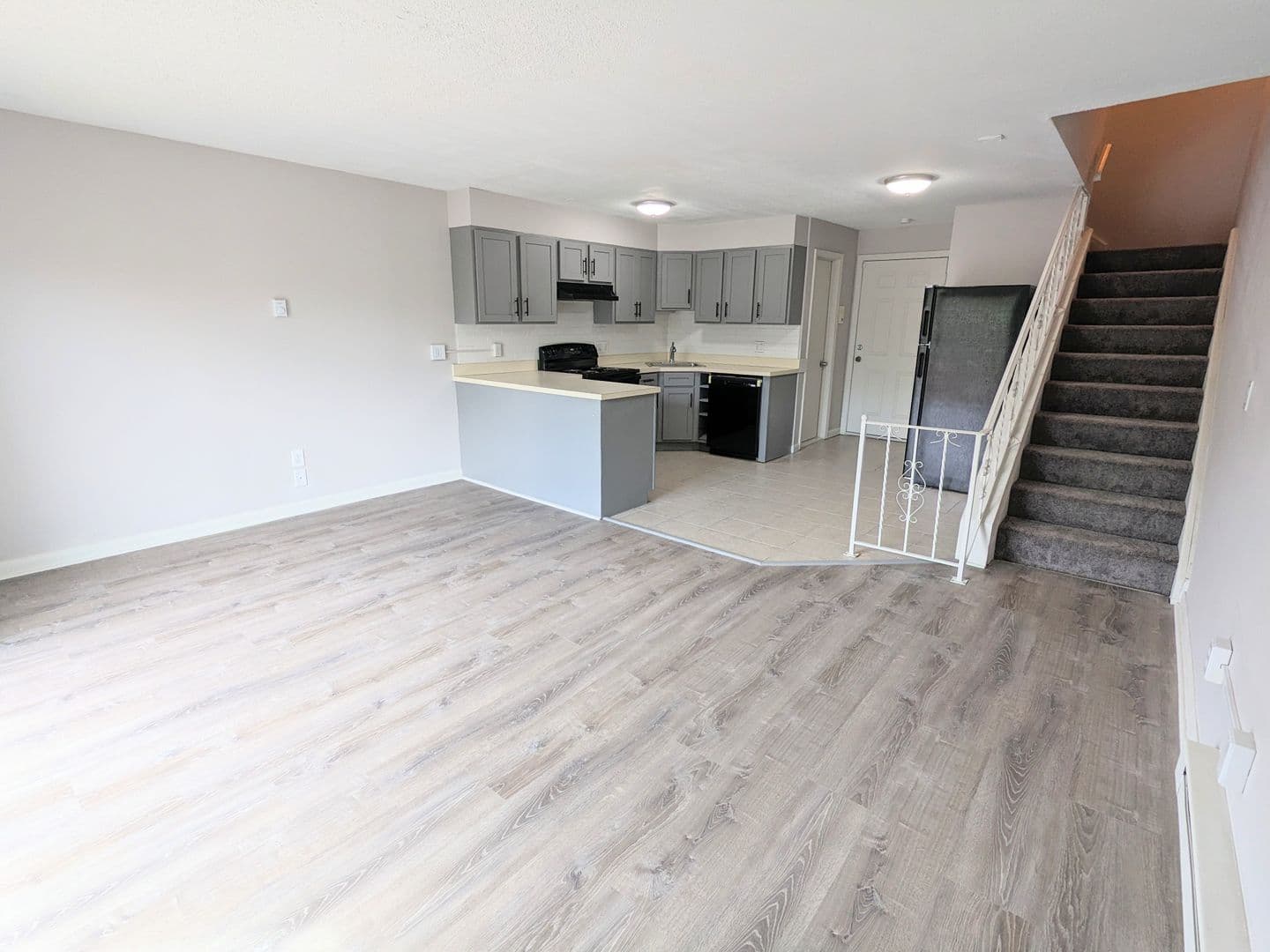 Waterbury Apartment: 222 Bradley Avenue