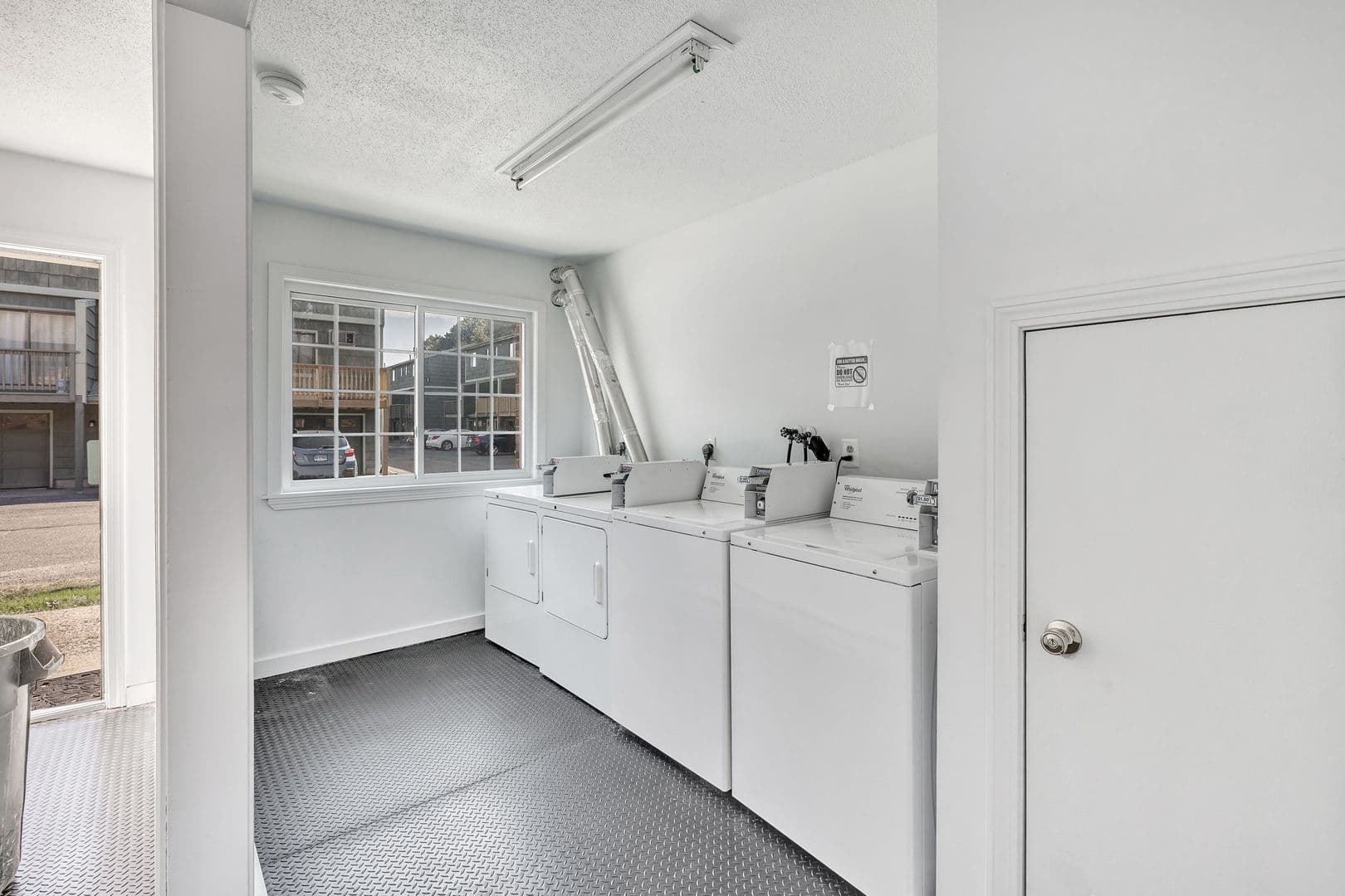 Waterbury Apartment: 1358-1368 Meriden Road