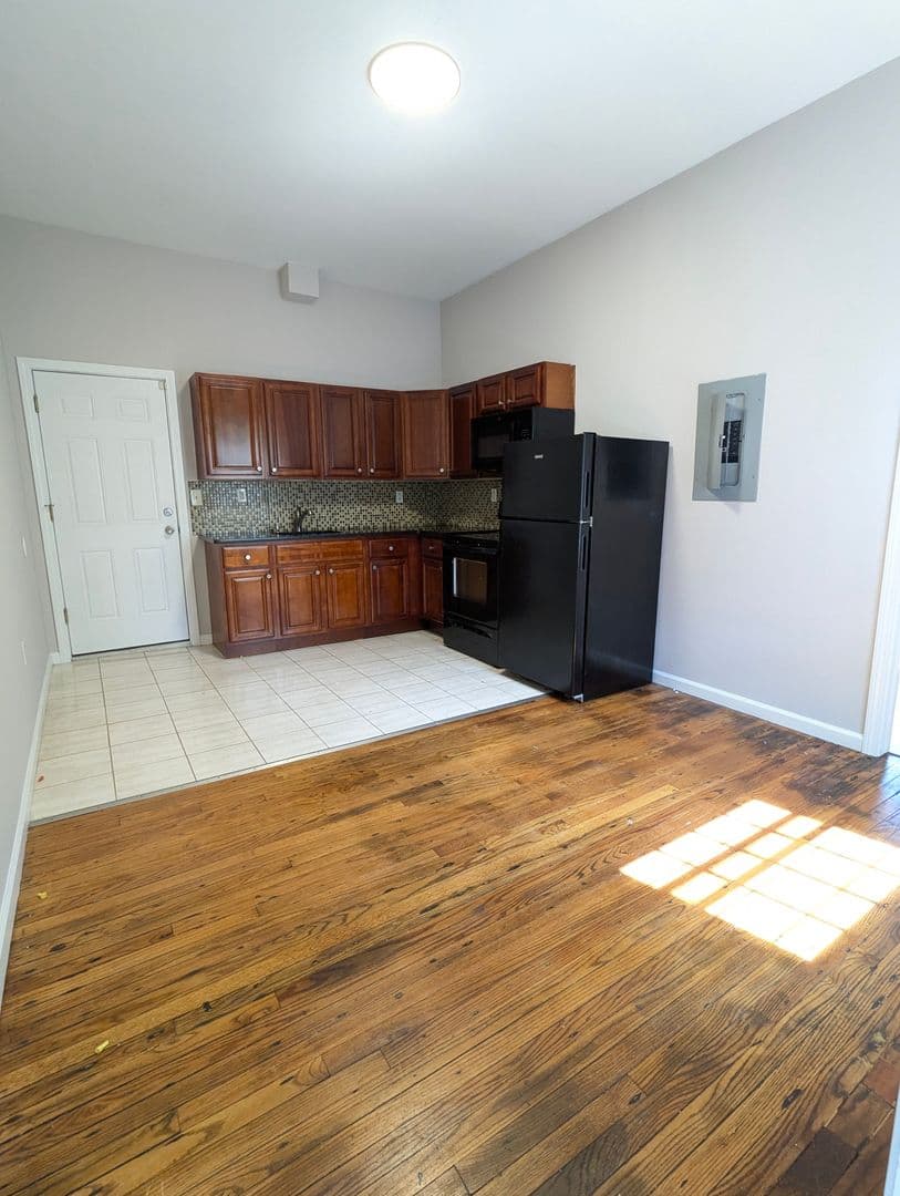 Waterbury Apartment: 2810 East Main Street