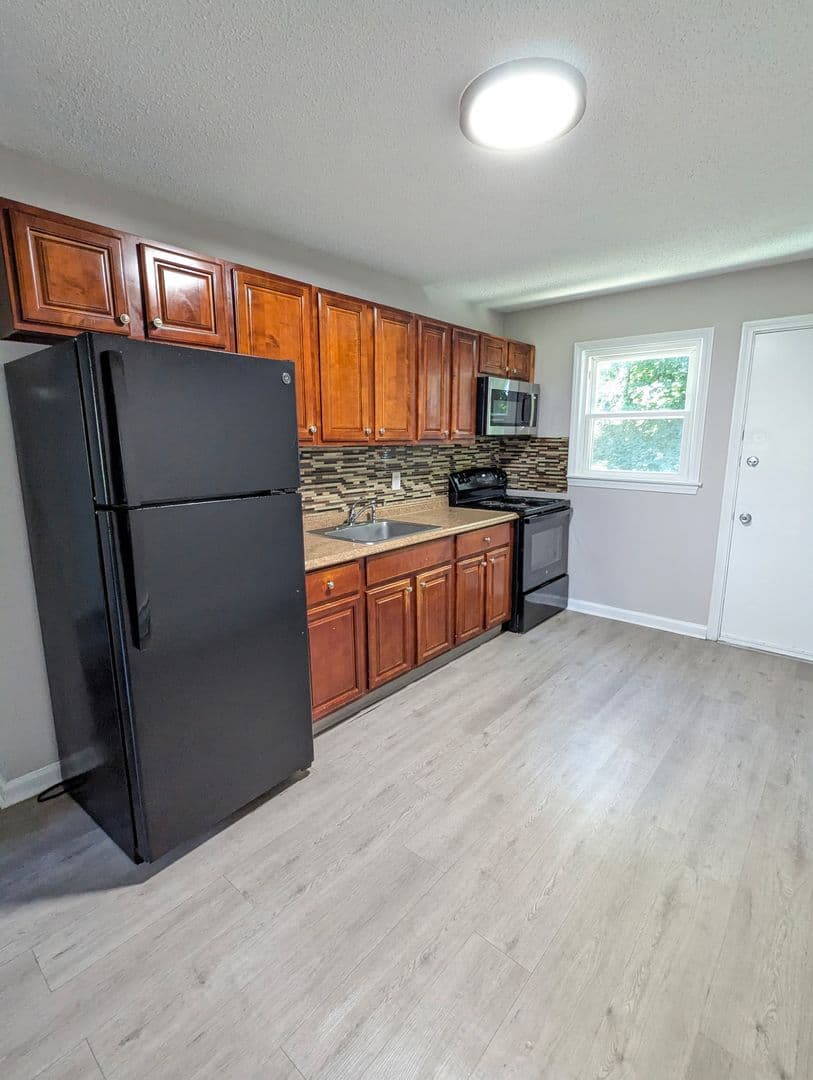 Waterbury Apartment: 138 Hillcrest Avenue