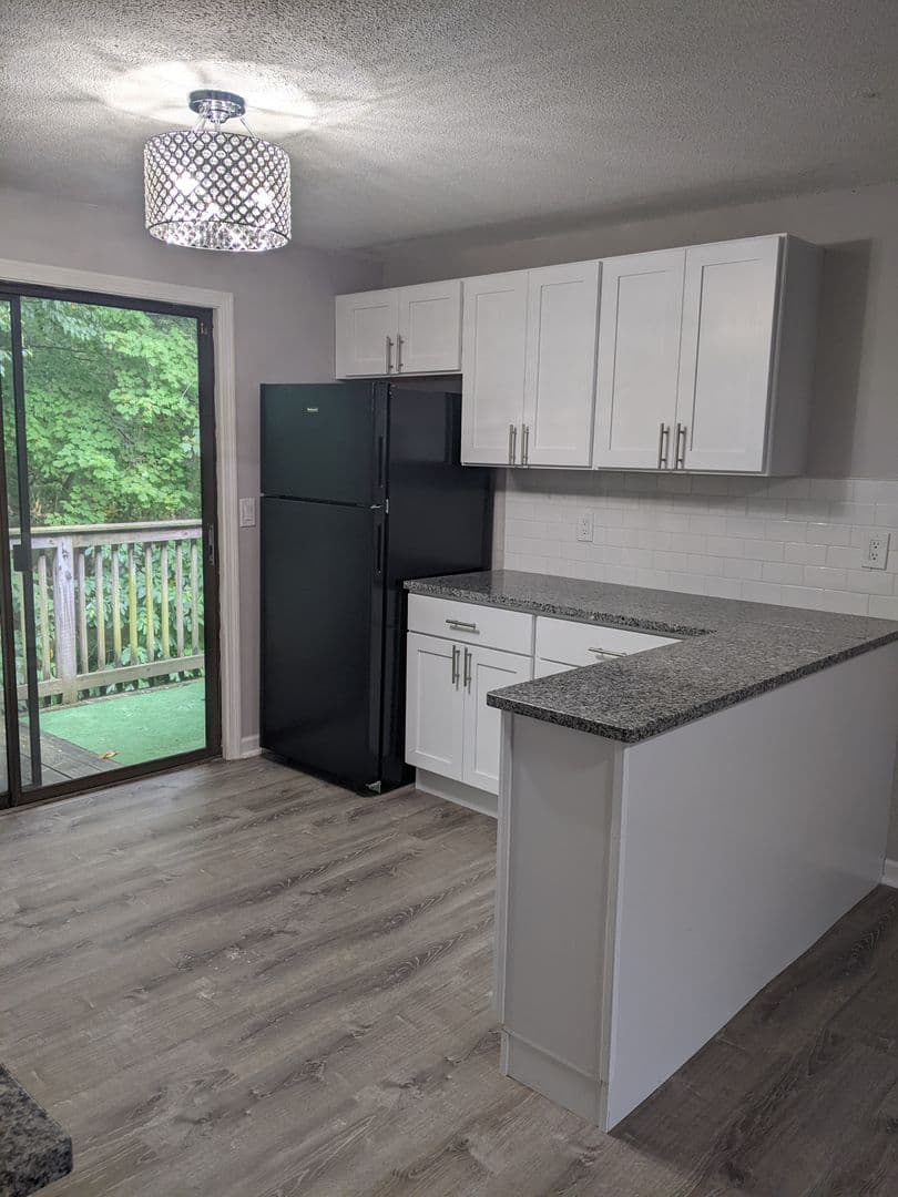 Waterbury Apartment: 86/76 Sherman Avenue