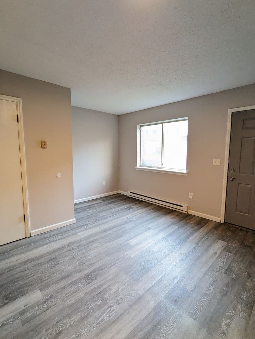 Waterbury Apartment: 42 Gayridge Road