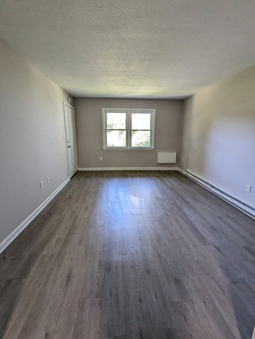 Waterbury Apartment: 138 Hillcrest Avenue