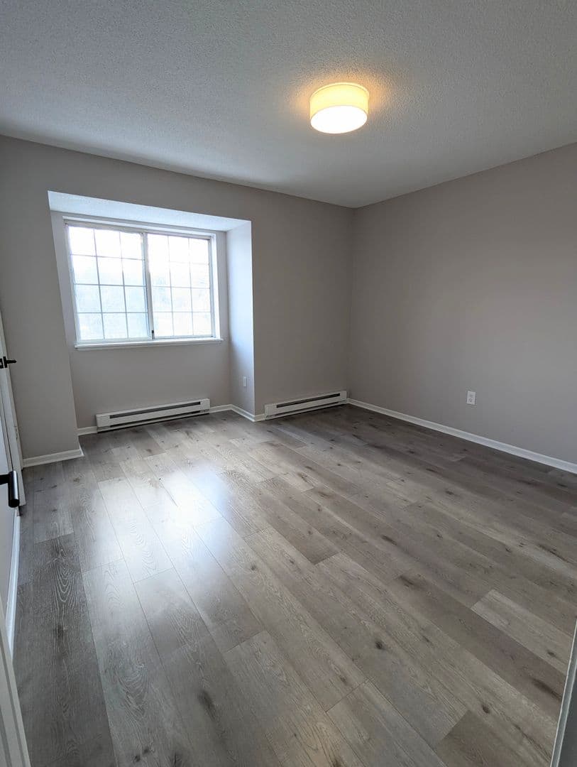 Waterbury Apartment: 10 Judith Lane/188 Perkins Avenue