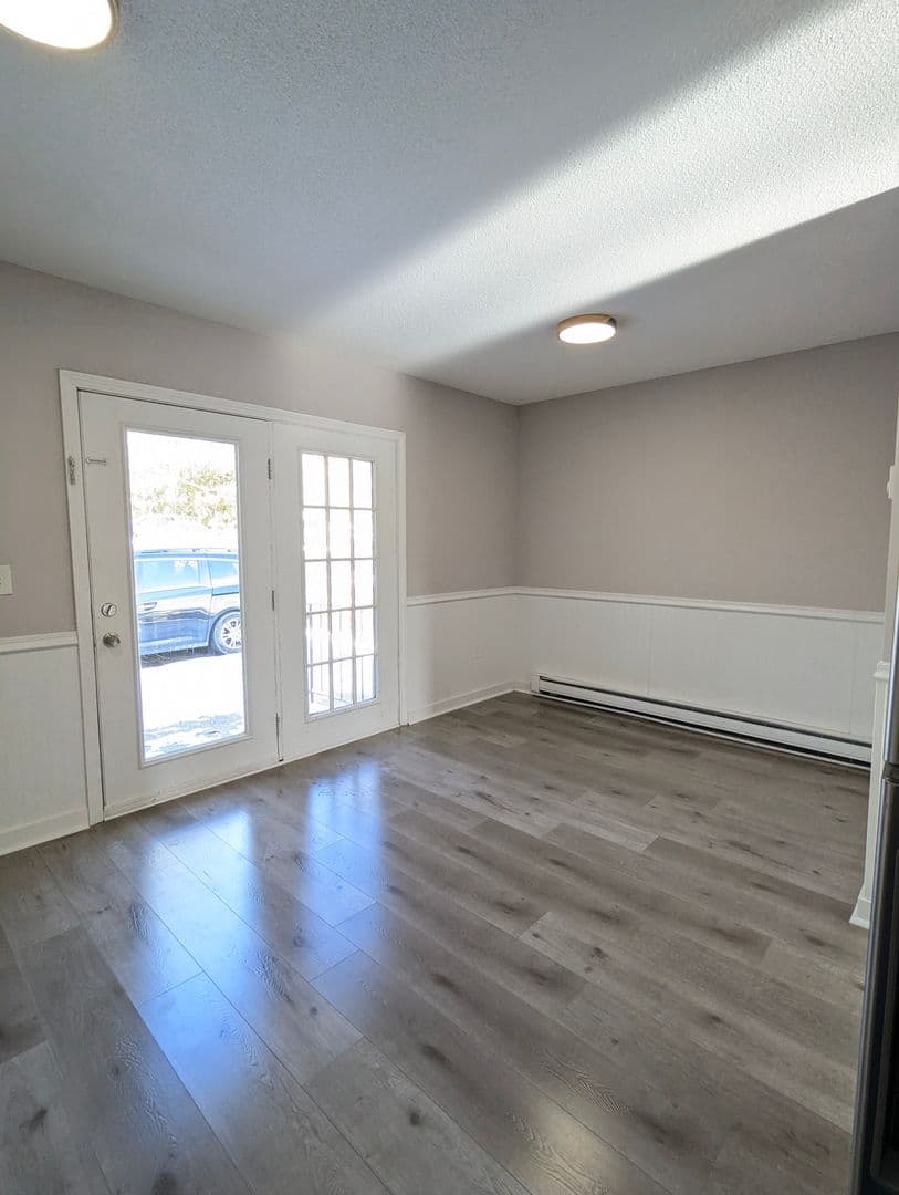 Waterbury Apartment: 10 Judith Lane/188 Perkins Avenue