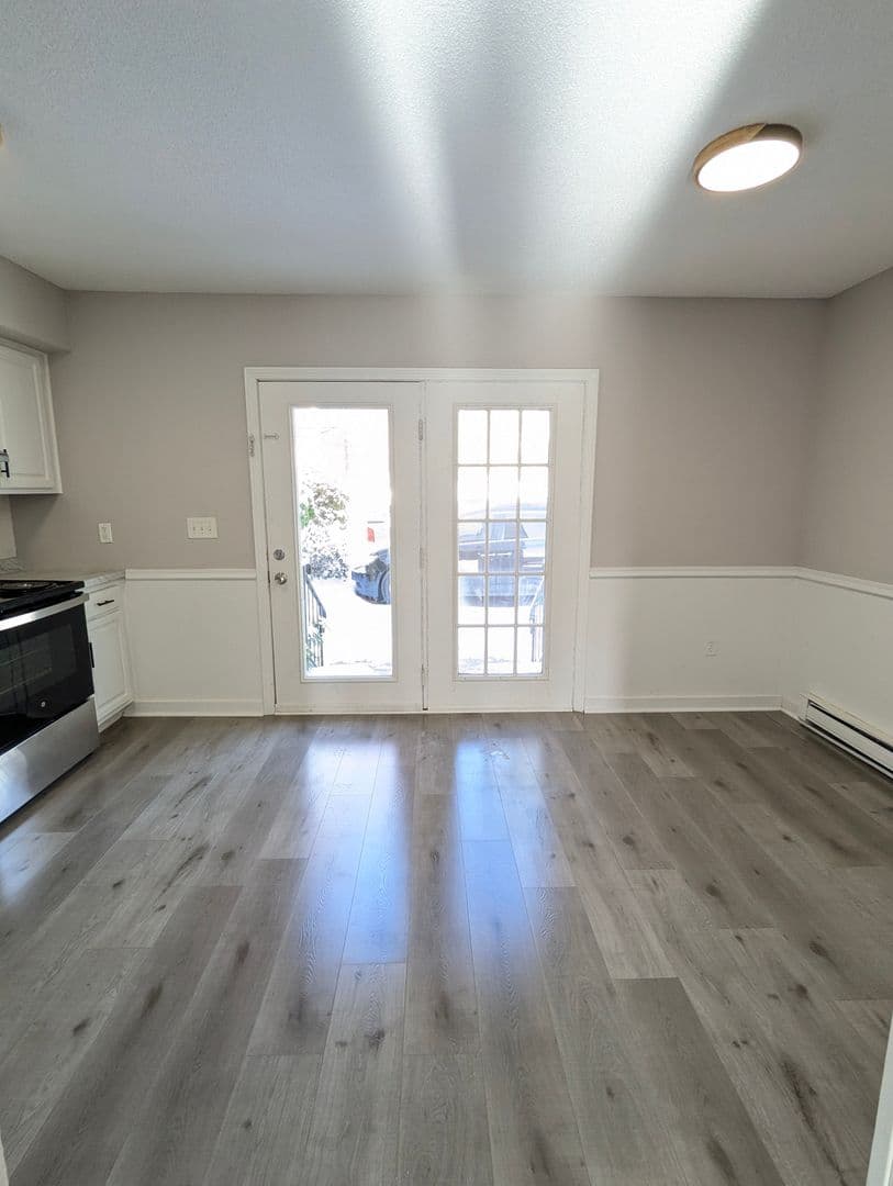 Waterbury Apartment: 10 Judith Lane/188 Perkins Avenue