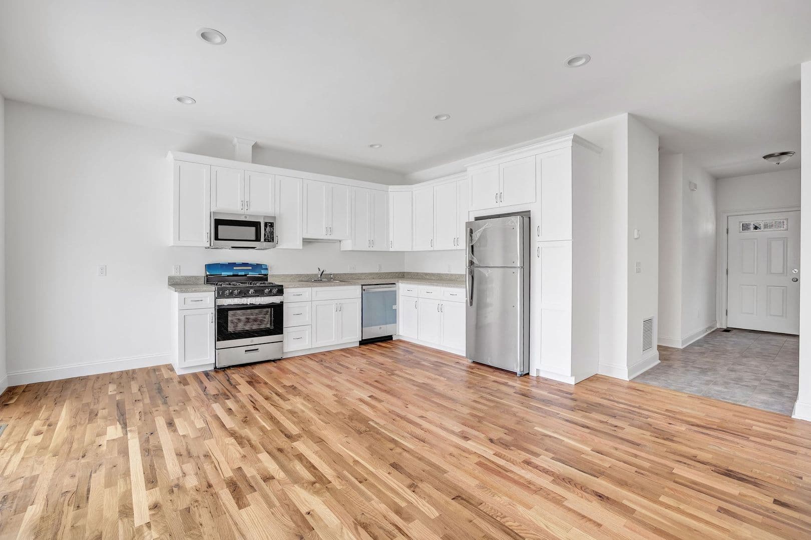 Waterbury Apartment: 27 Highland Hills